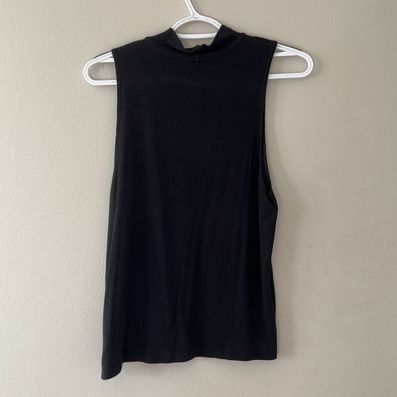American Eagle Mock neck tank top - Picture 2 of 3